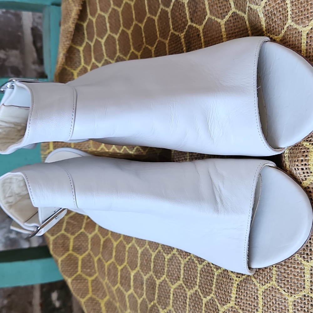 Dee Keller White Chunky Mirrored Leather Heel Booties - Picture 2 of 5